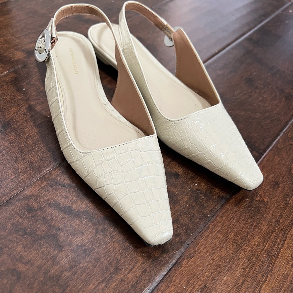 Excellent condition Anthropologie leather snakeskin white slingback flats size 5
